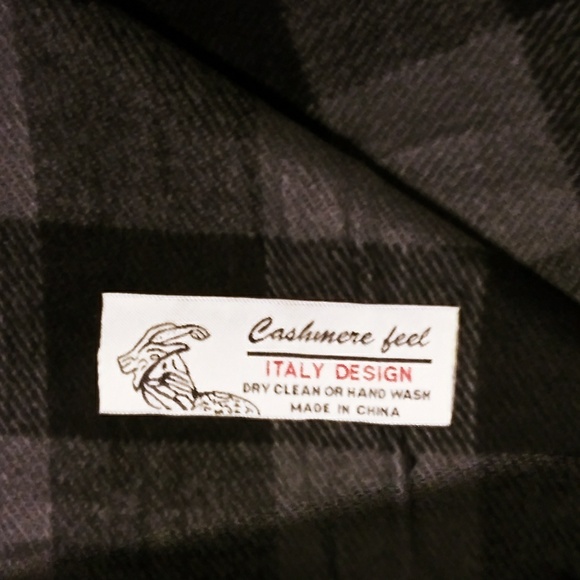 Black & Grey Cashmere feel scarf - Picture 4 of 4